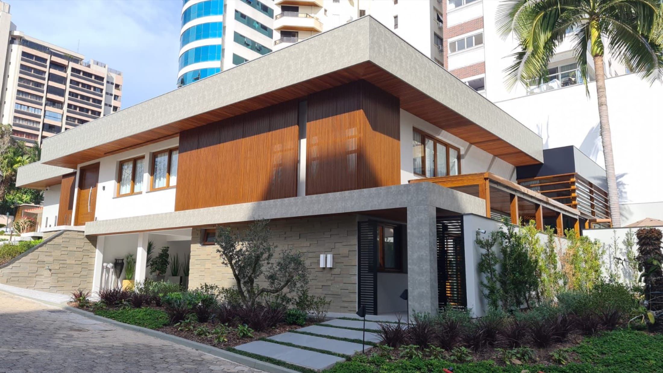 Obra Casa RK — Florianópolis, executada pela Pronto! Engenharia
