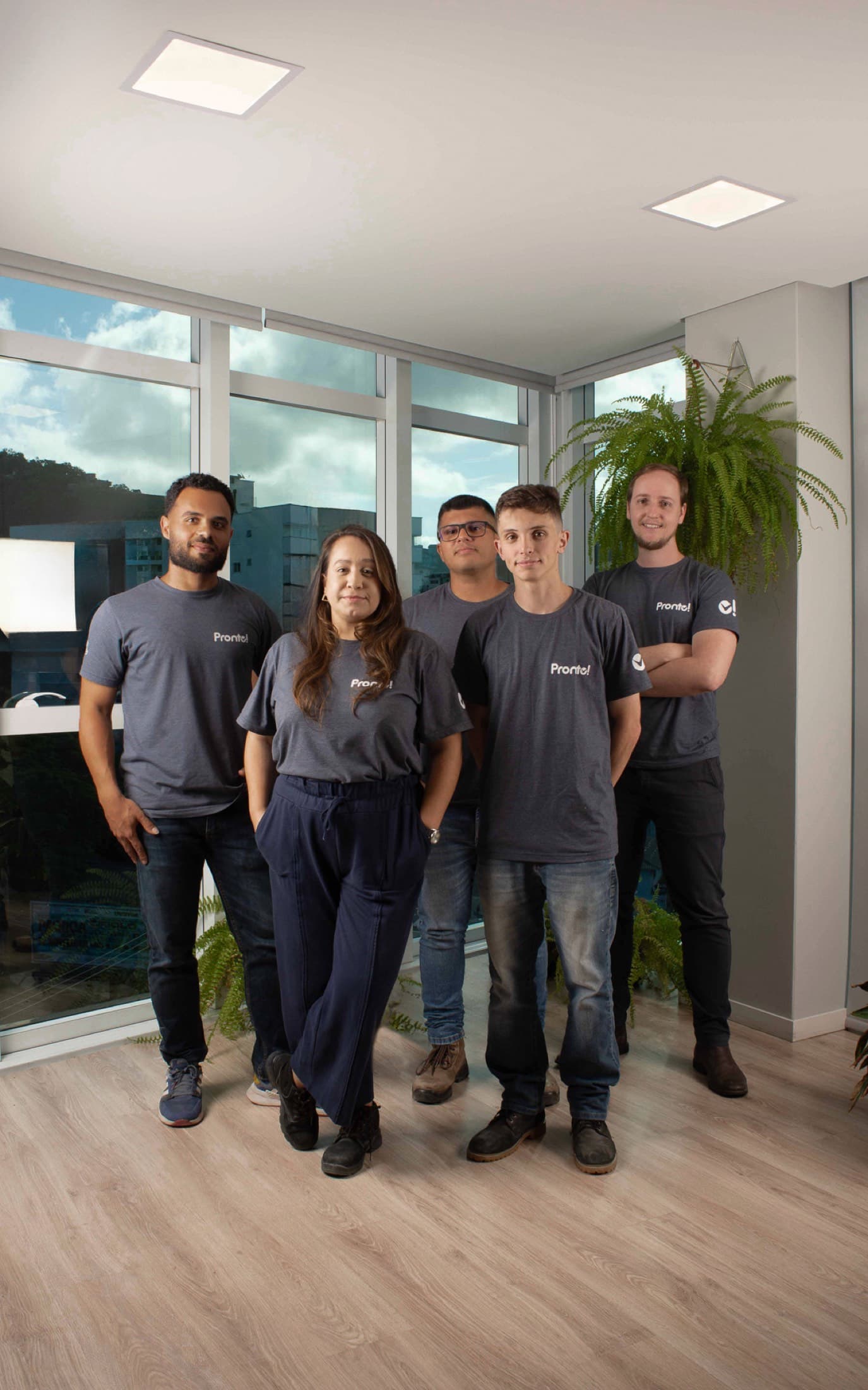 Equipe da Pronto! Engenharia no escritório em Florianópolis